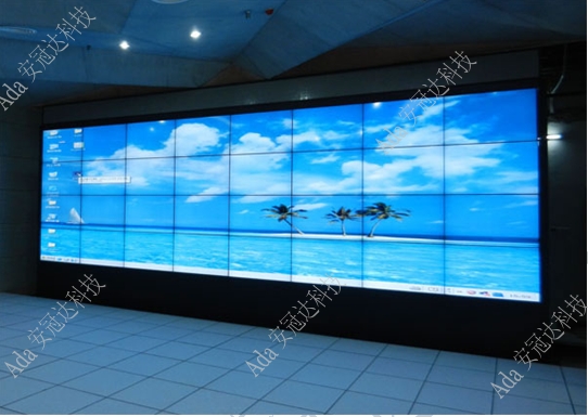 世博會(huì)英國館4X8  55寸拼接顯示系統(tǒng)